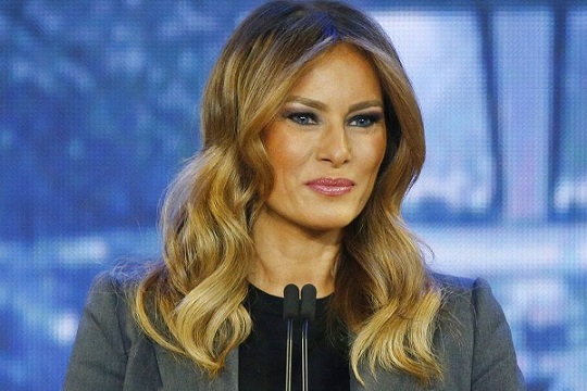 Melania Trump Marah Putranya Disebut dalam Sidang Pemakzulan