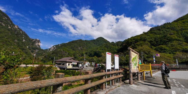 Indahnya Lembah Shosenkyo Gorge di Yamanashi Jepang