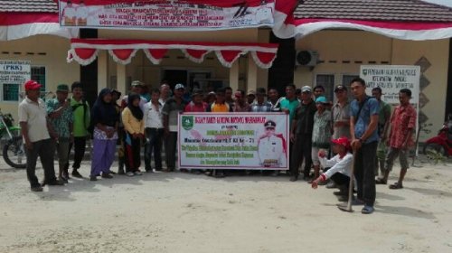 Sambut HUT RI, Warga Batin Betuah Laksanakan Kerja Bakti dan Perbanyak Hiasan Nuansa Merah Putih 