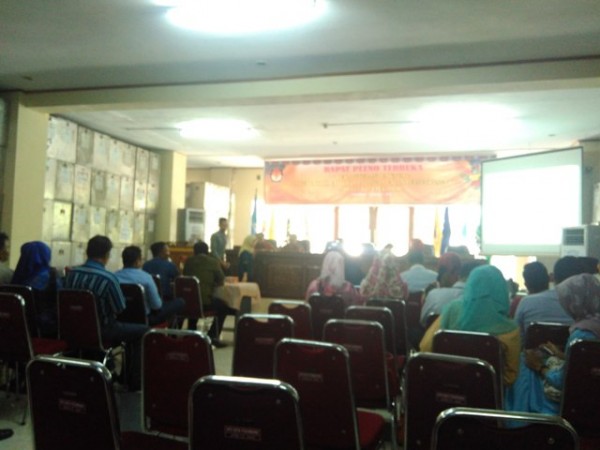 Pleno Rekapitulasi Calon Perseorangan Pilwako Pekanbaru Molor
