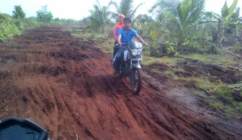 Ini Salah Satu Jalan yang Sulit Dilewati di Rangsang 