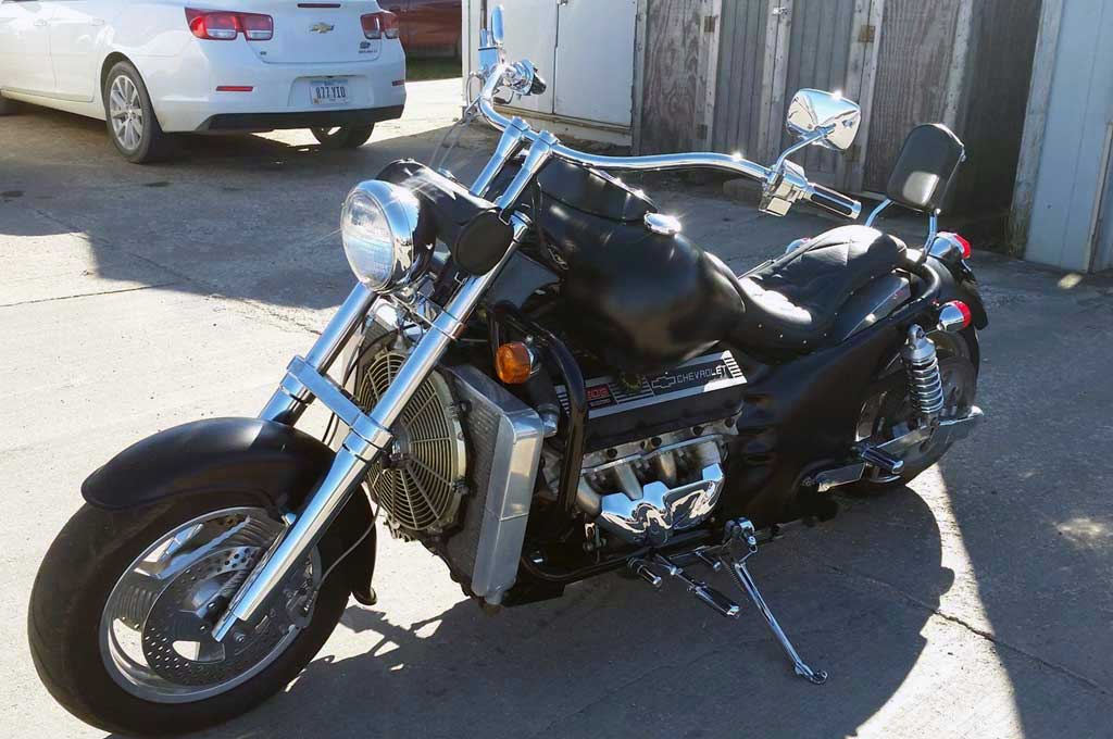 Motor Kustom Ini Pinjam Mesin Chevrolet 8.200 cc 