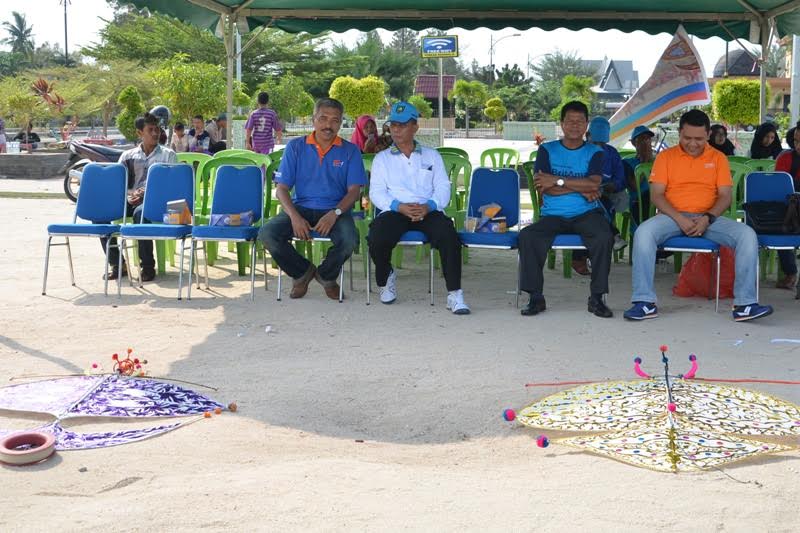 Ratusan Peserta Meriahkan Lomba Layang-Layang