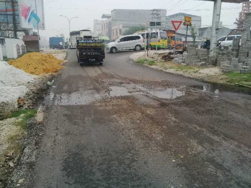 Habiskan Dana Rp1.9 Miliar untuk Perbaikan, Aspal Jalan Desa Harapan Mandau Hancur Lagi
