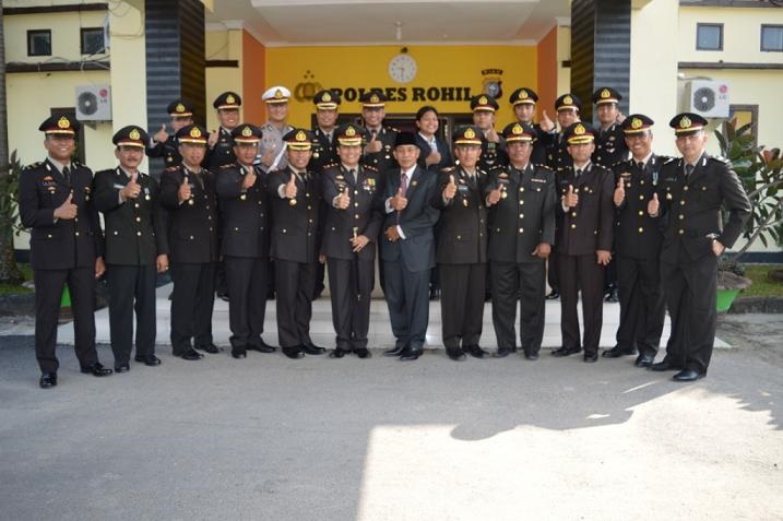 40 Personil Polisi Rohil Naik Pangkat 