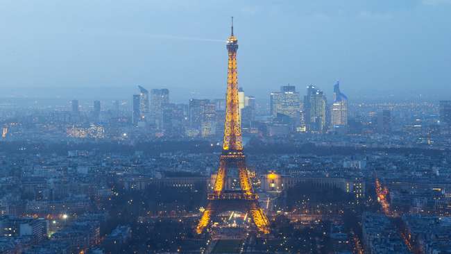 Teror di Paris Hanya Berselang Bulan Sejak Charlie Hebdo 