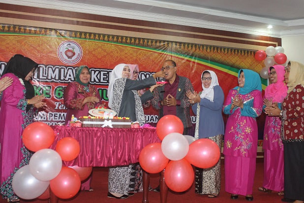 Bidan Harus Mampu Menekan Angka Kematian Ibu Dan Bayi 