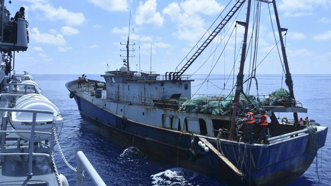 Polisi Bali Sita Kapal Bermuatan 30 Ton Peledak 