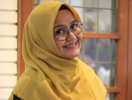 Novia Kolopaking Jadi Produser dan Nyanyikan Soundtrack Film
