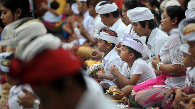 Umat Hindu Rayakan Hari Suci Kuningan