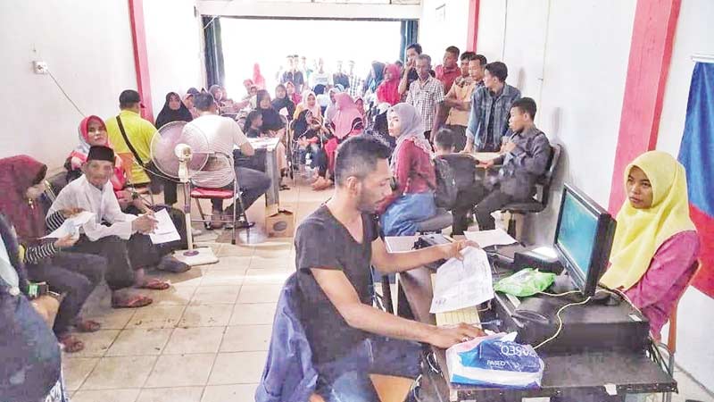 Beroperasi di Hari Libur, Ratusan Warga Cetak dan Rekam KTP-el 