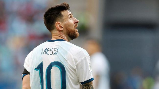 Selamat Ulang Tahun Messi yang Tak Sempurna 