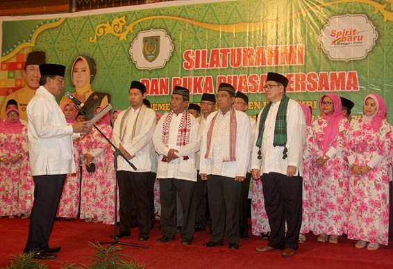 Bupati Inhil Buka Bersama Sekaligus Lantik Pengurus KKIH Jakarta