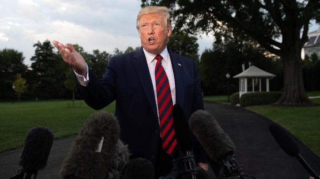 Trump Ancam Setop Bantuan Kebakaran karena Kebijakan Dikritik