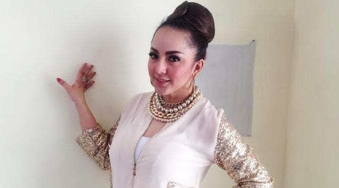 Regina: Bisa Tidak Farhat Abbas Kembalikan Kenikmatan dari Saya?