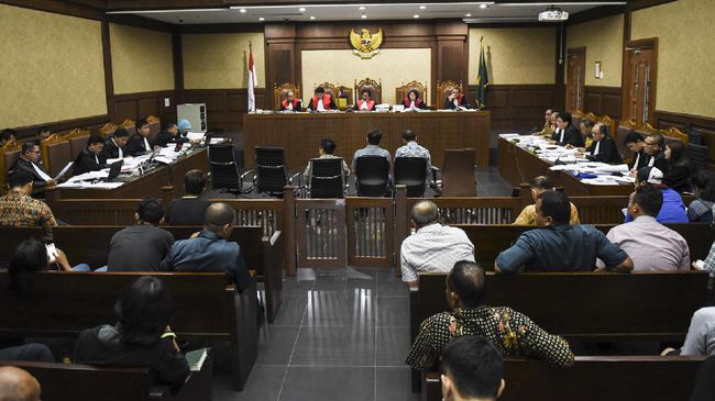 Saksi: Uang Rp8 Miliar ke Pejabat PT LEN Tak Terkait e-KTP