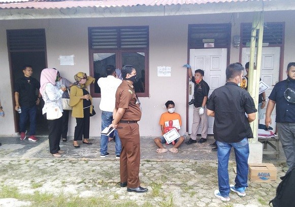 Hempaskan Anak Tiri Hingga Kejang-Kejang