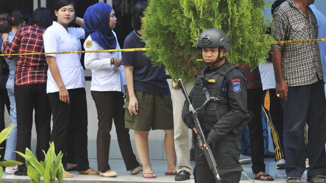 Kapolri Khawatirkan Konsolidasi Sisa Kelompok Santoso