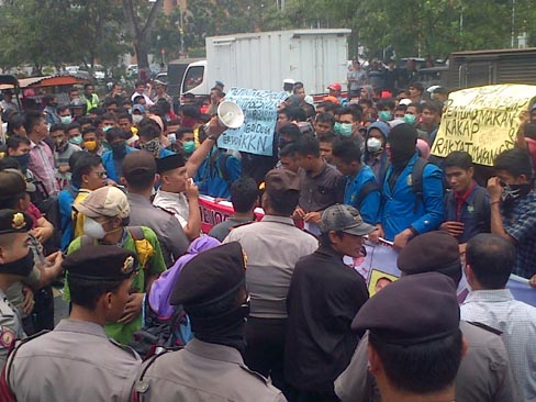 Kembali Datangi Kejati, Gempar Tuntut Usut Dugaan KKN Keluarga Plt Gubri