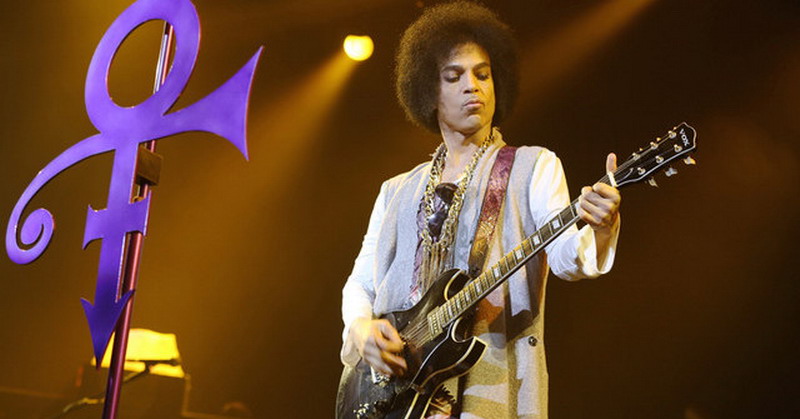 Tidal Rilis 15 Album Langka Prince 