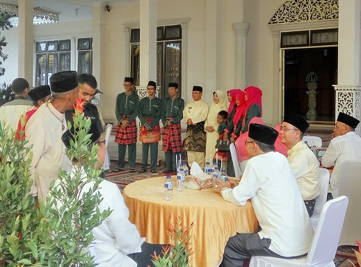Bukan Tidak Puas dan Peluang Kecil Untuk Didukung Golkar Tidak Maju Pada Pilgubri 2018 