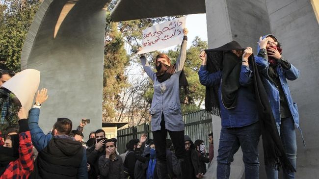 208 Orang Tewas dalam Demo BBM di Iran