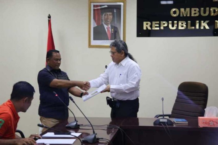 Pemkab Kampar Serahkan Dokumen Penyelesaian Jembatan Merangin ke Ombudsman RI