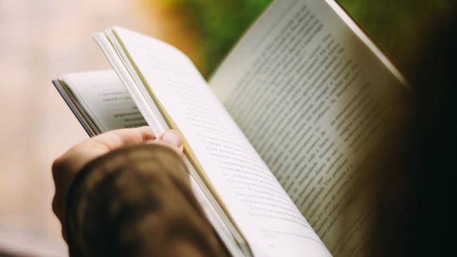 Penyebab Pusing Saat Baca Buku dalam Mobil