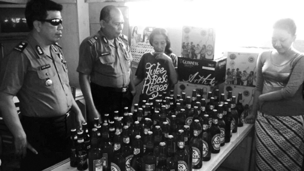 Polresta Pekanbaru Sita Ratusan Botol Miras 
