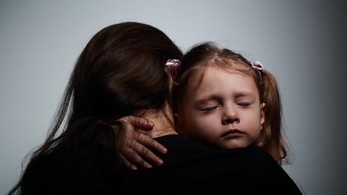 Balita Juga Bisa Trauma Meski Hanya Melihat Tayangan Kekerasan di TV 