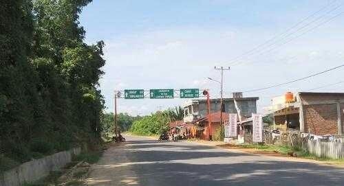 Material Proyek Jalan Provinsi di Sentajo Kuansing Berserakan, Keselamatan Warga Terancam