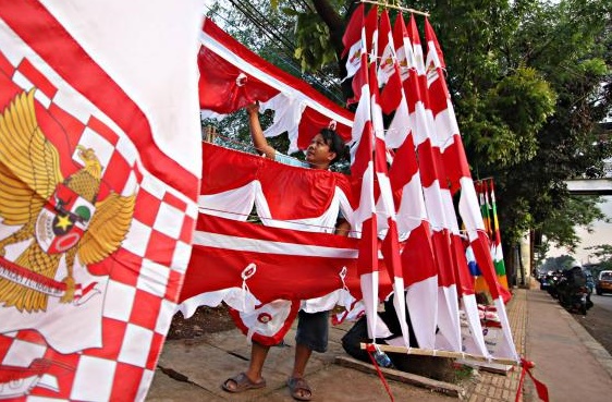Camat Bangko Himbau Warga Pasang Umbul-Umbul 