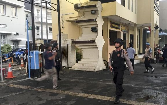 Densus Lanjutkan Operasi Pengejaran di Sidoarjo dan Surabaya