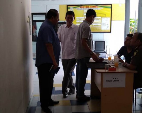 Mantan Rektor UIR dan Mantan Sekdaprov Riau Diperiksa Jaksa