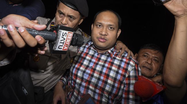 KPK Sita Dua Motor Mewah Bupati Banyuasin