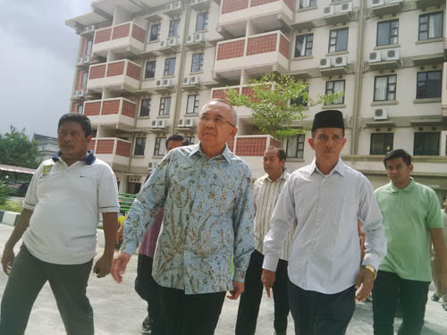 Gubri Tinjau Lokasi Asrama Haji Sementara di Rusunawa Belakang DPRD Riau