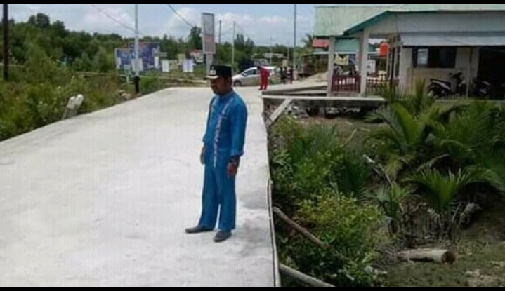 Pemkab Rohil Selesaikan Perbaikan Jalan di Sinaboi 