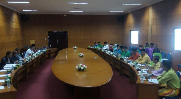 DPRD Pertanyakan Dasar Disdikbud Berhentikan 83 Guru Honor