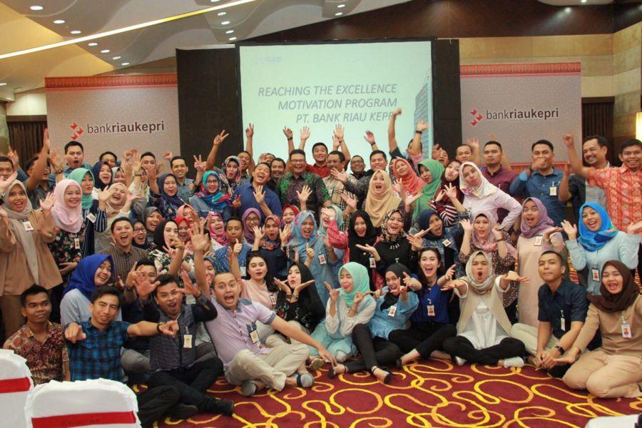 Bank Riau Kepri Laksanakan Workshop Reaching The Excellence Motivation Program