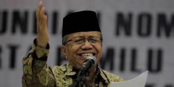 Taufiq Ismail: Kretek Warisan Warisan Budaya Itu Akal-akalan Korporasi Rokok 