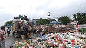 Angkutan Sampah Mandiri di Pekanbaru Dianggap Ilegal 