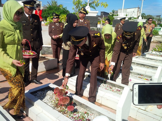 Pegawai dan Staff Kejari Rohil Gelar Apel Bersama