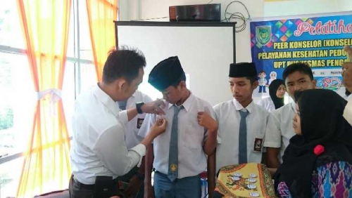 Bekerjasama dengan Puskesmas, Polsek Enok Lakukan Pelatihan Pelayanan Kesehatan Peduli Remaja 