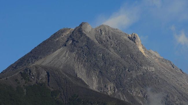 Merapi Keluarkan Guguran Awan Panas, Berpotensi Hujan Abu