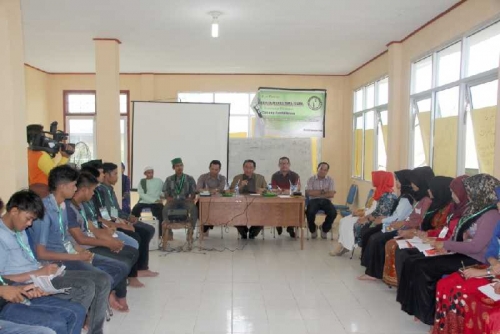 Jadi Pemateri, Bupati Ajarkan Manajemen Kepemimpin kepada HMI Inhil 
