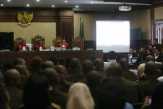Hukum Persidangan Melawan Hukum Alam