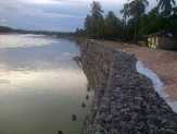 Abrasi Ancam Jalan di Pulau Rengas