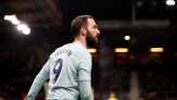 Chelsea Dibantai, Higuain Tampil Buruk