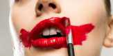 Apa Arti Warna Lipstik yang Dikenakan Wanita Saat Kencan Pertama?