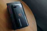 Melihat Isi Kemasan Asus ROG Phone II Versi Indonesia